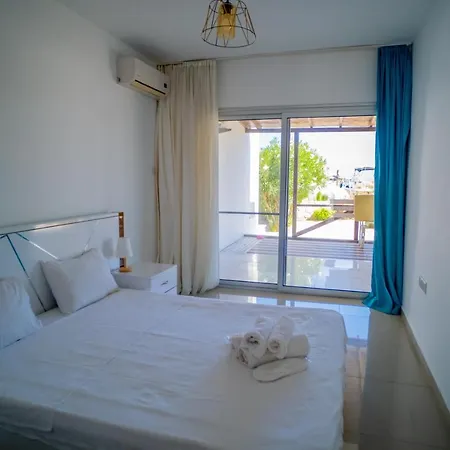 Spacious Three-bedroom With Sea View A2 Apartment *