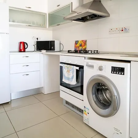 Spacious Three-bedroom With Sea View A2 Apartment