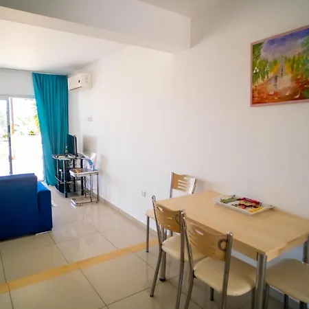 Apartment Spacious Three-bedroom With Sea View A2