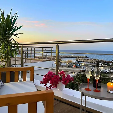 Spacious Sanctuary Cove B4 Duplex With Sea View In Lapta Lägenhet