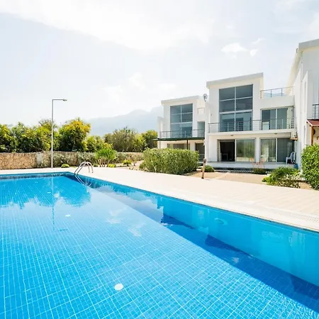 Lägenhet Spacious Sanctuary Cove B4 Duplex With Sea View In Lapta *