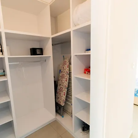 Apartment Spacious Three-bedroom With Sea View A2 *