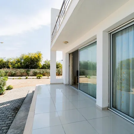 Apartment Spacious Three-bedroom With Sea View A2 *