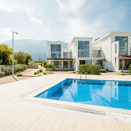 Spacious Three-bedroom With Sea View A2 Apartment