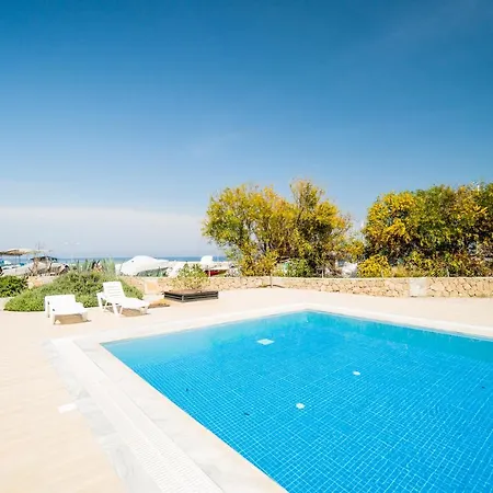 Spacious Three-bedroom With Sea View A2 Apartment