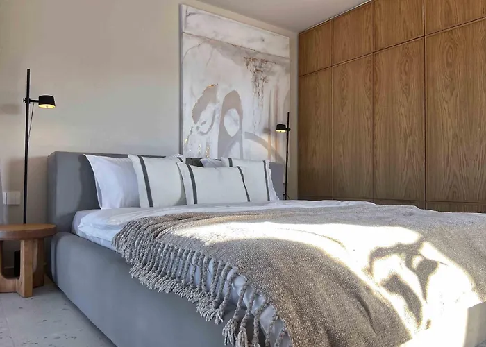 アパート Spacious Sanctuary Cove B4 Duplex With Sea View In Lapta ラピソス