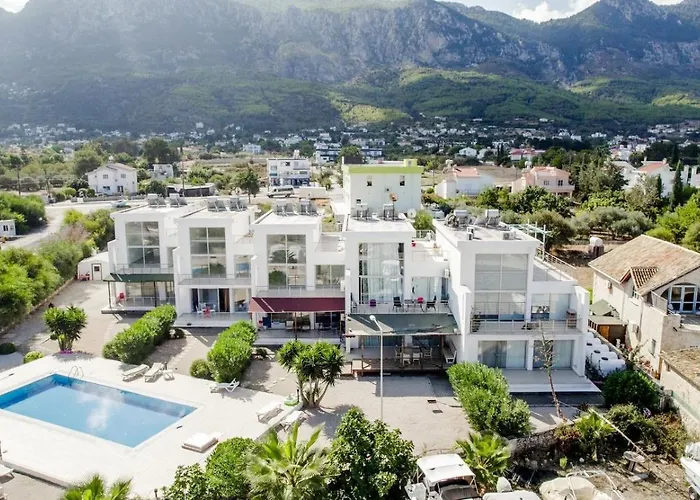 Spacious Sanctuary Cove B4 Duplex With Sea View In Lapta