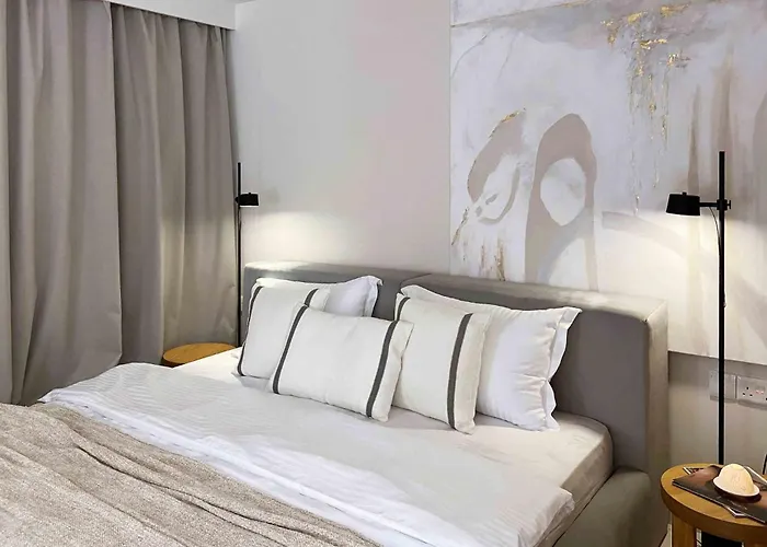 Spacious Sanctuary Cove B4 Duplex With Sea View In Lapta アパート ラピソス