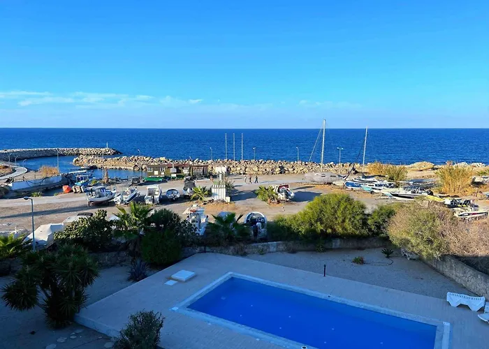 Spacious Sanctuary Cove B4 Duplex With Sea View In Lapta *