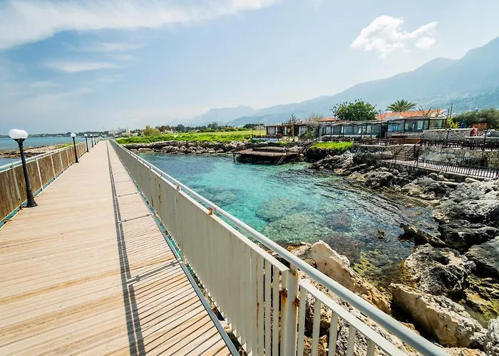 Spacious Sanctuary Cove B4 Duplex With Sea View In Lapta ラピソス