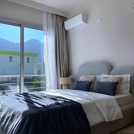 Spacious Sanctuary Cove B4 Duplex With Sea View In Lapta Апартаменты *