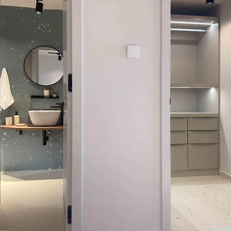 Apartament Spacious Two-bedroom With Sea View B4