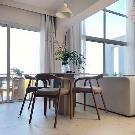 Spacious Two-bedroom With Sea View B4 Lapitos