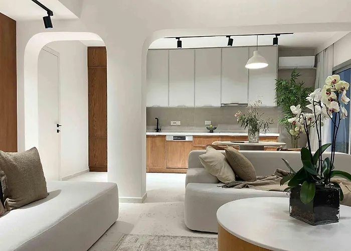 Spacious Sanctuary Cove B4 Duplex With Sea View In Lapta Lapta