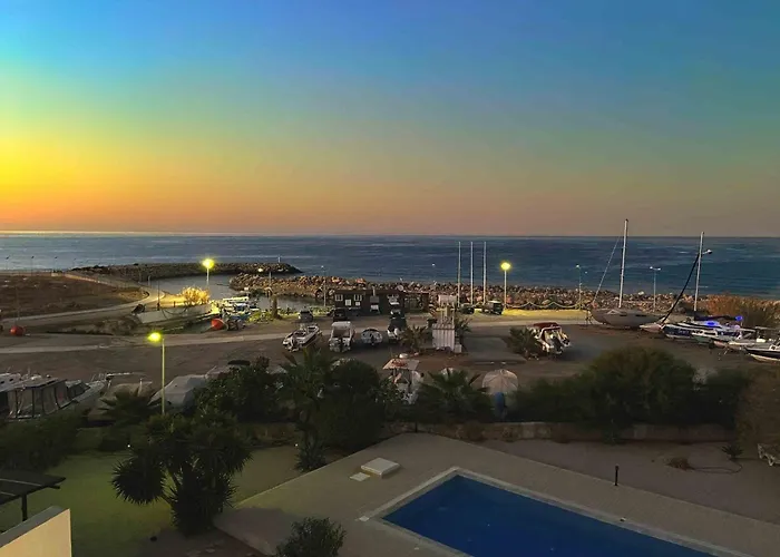 Spacious Sanctuary Cove B4 Duplex With Sea View In Lapta Daire