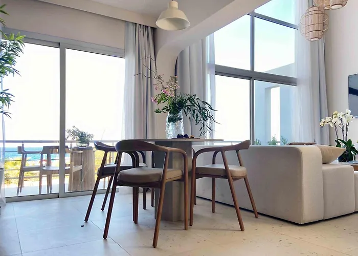 Spacious Sanctuary Cove B4 Duplex With Sea View In Lapta Lapta