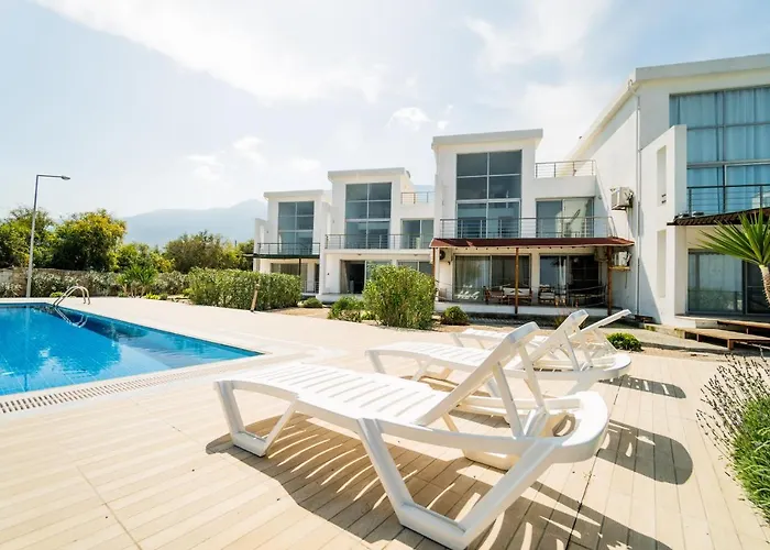 Daire Spacious Sanctuary Cove B4 Duplex With Sea View In Lapta Lapta